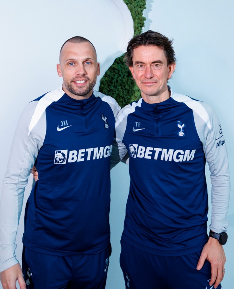 官方网站-记者：海廷加担任热刺助教，在圣诞节前他接受了弗兰克的亲自面试